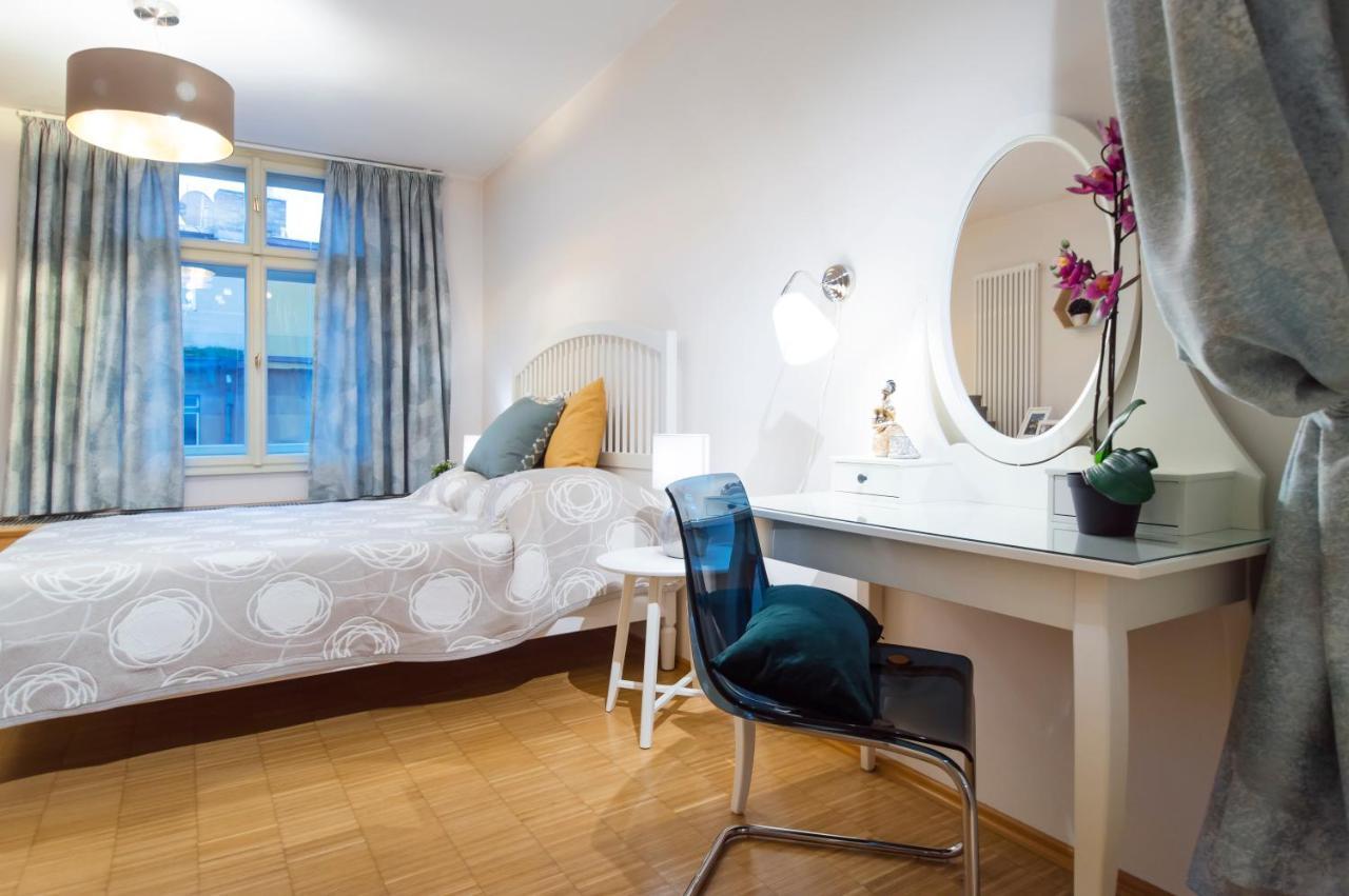 Modern Apartment Charvatova ปราก ภายนอก รูปภาพ