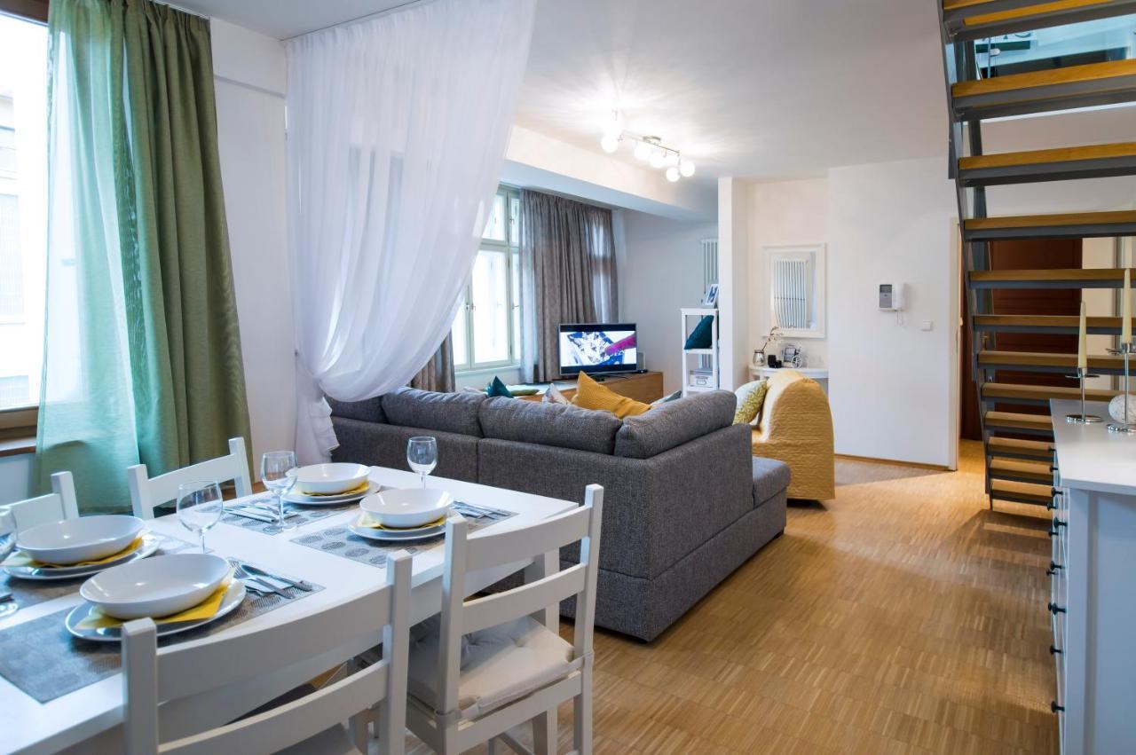 Modern Apartment Charvatova ปราก ภายนอก รูปภาพ