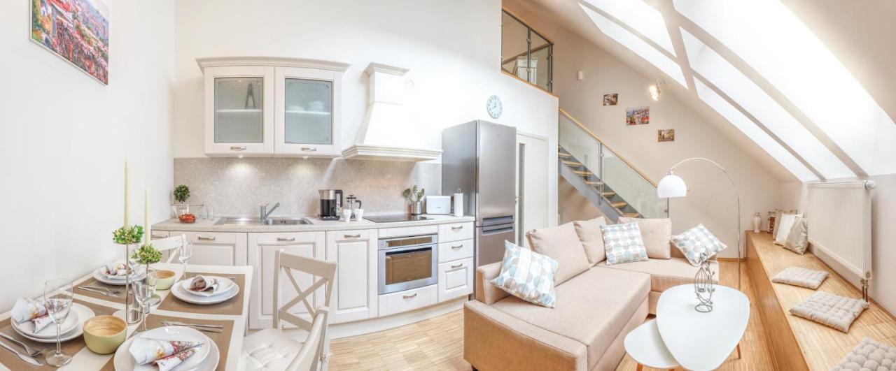 Modern Apartment Charvatova ปราก ภายนอก รูปภาพ