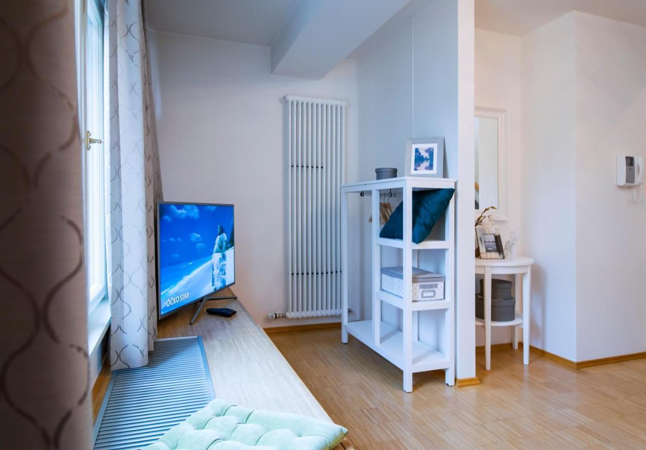 Modern Apartment Charvatova ปราก ภายนอก รูปภาพ