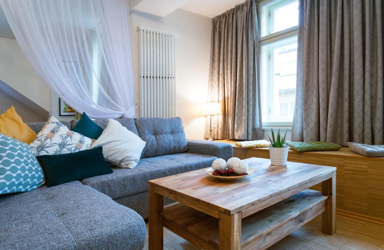 Modern Apartment Charvatova ปราก ภายนอก รูปภาพ