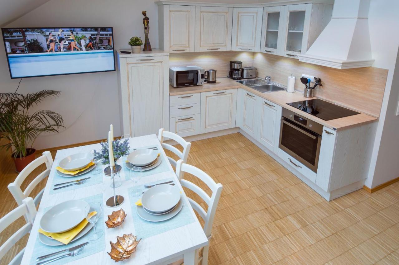 Modern Apartment Charvatova ปราก ภายนอก รูปภาพ