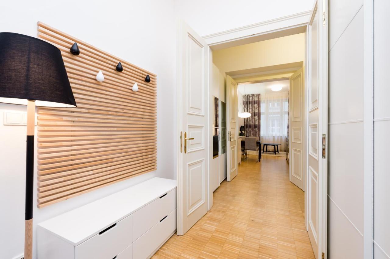 Modern Apartment Charvatova ปราก ภายนอก รูปภาพ