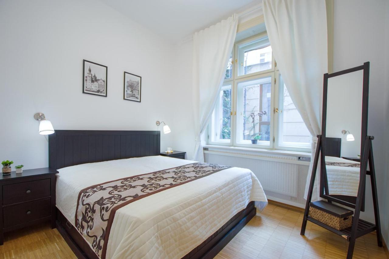 Modern Apartment Charvatova ปราก ภายนอก รูปภาพ