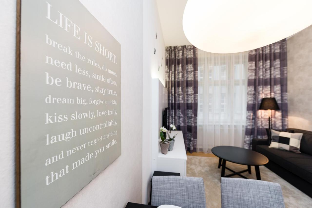 Modern Apartment Charvatova ปราก ภายนอก รูปภาพ