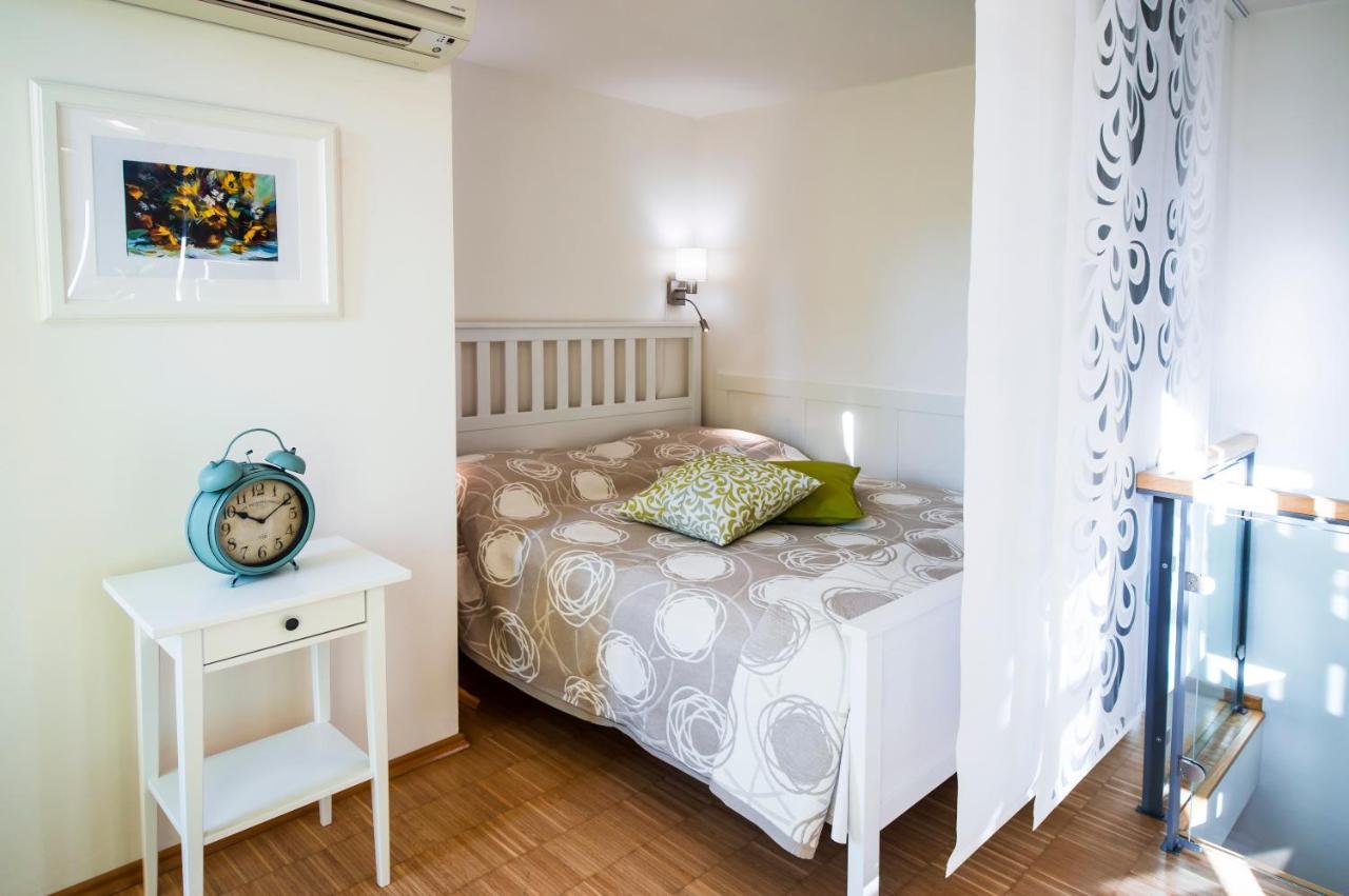 Modern Apartment Charvatova ปราก ภายนอก รูปภาพ